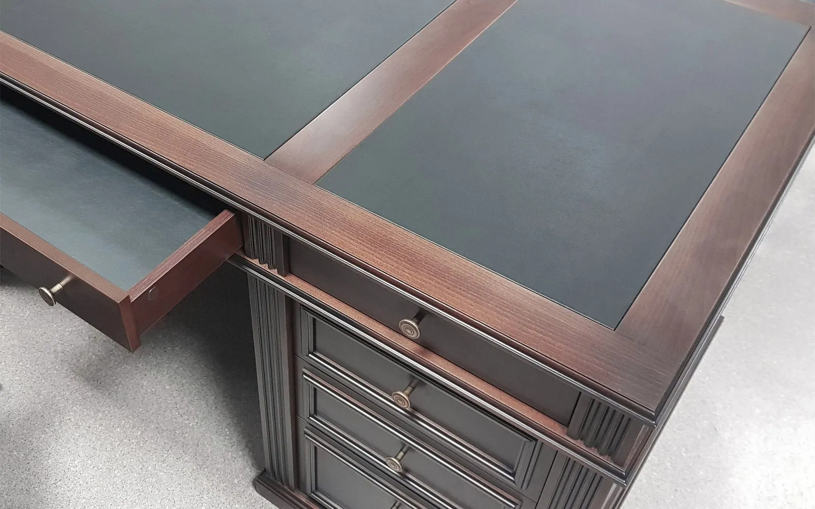 Стол однотумбовый Dan-160 L фото 5